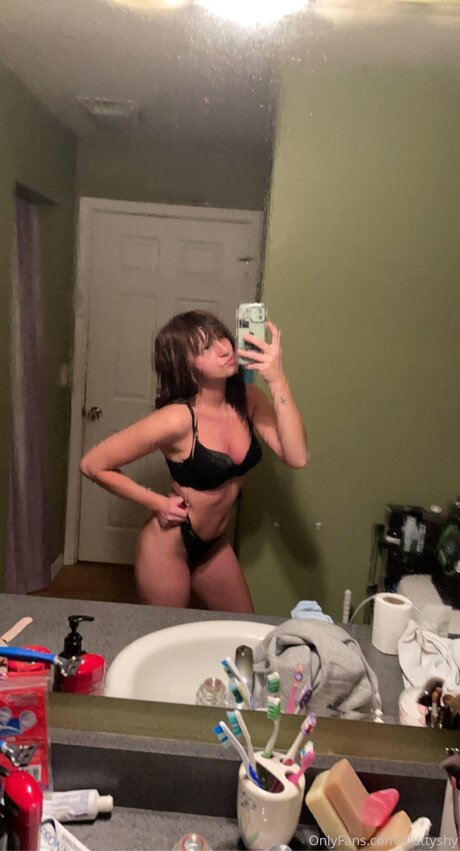 Sluttyshy ポルノモデル ギャラリー