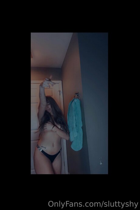 Sluttyshy 完璧なモデル アーカイブ