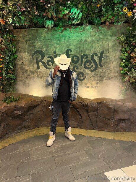 Fijiitv ホットなポルノスター ギャラリー