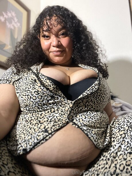 エボニートップオンリーファン ヌード 画像