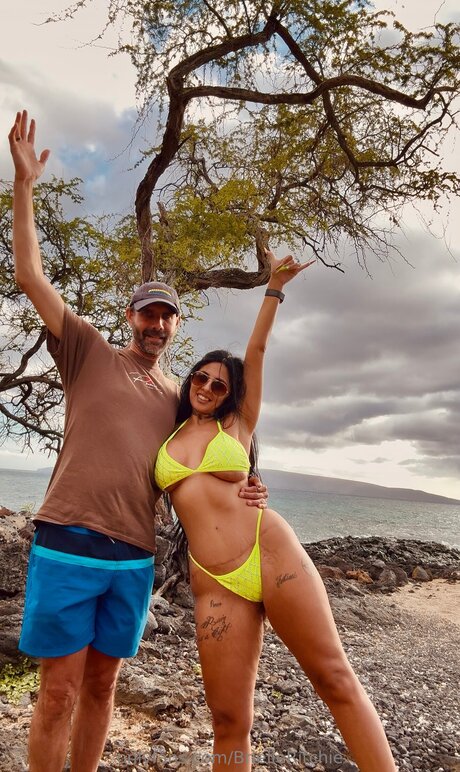 アウトドア 熟女 オンリーファンズ 美しい裸 写真