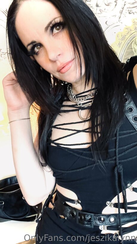 異人種間XXX オンリーファンズ xxx 画像