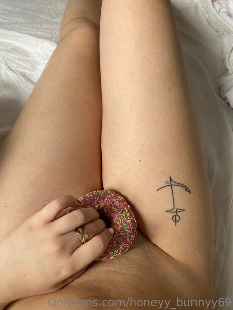 ゲイのチンポオンリーファンズ アート裸 写真