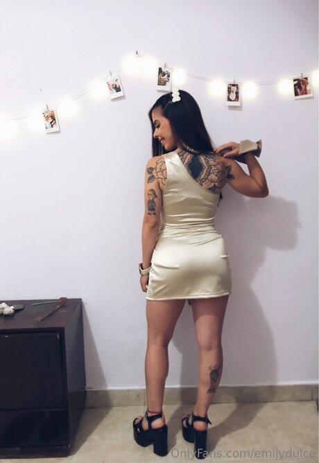 Emilydulce ヌードのポルノスター 写真