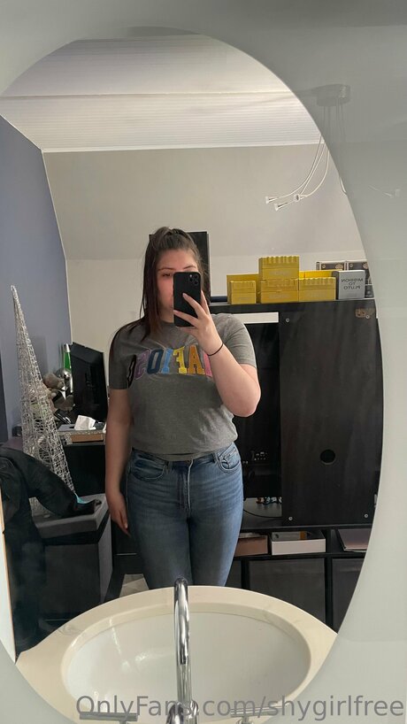 Shygirlfree ポルノスター 画像