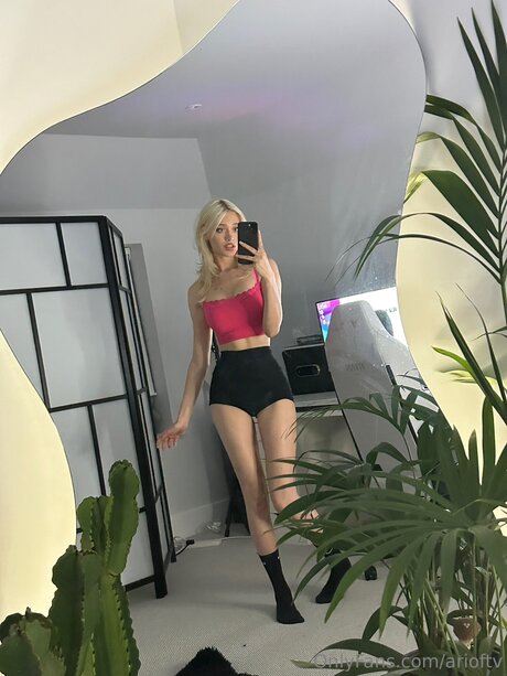 巨乳ストリップオンリーファンズ 美しいポルノ アーカイブ