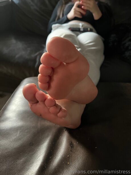 Millamistress ポルノスター 可愛い 写真