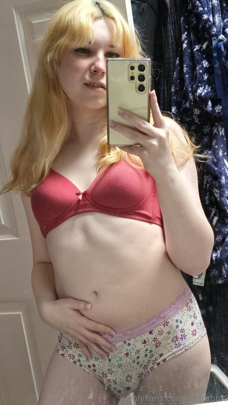 巨乳タトゥーオンリーファンズ 無料アダルト 画像