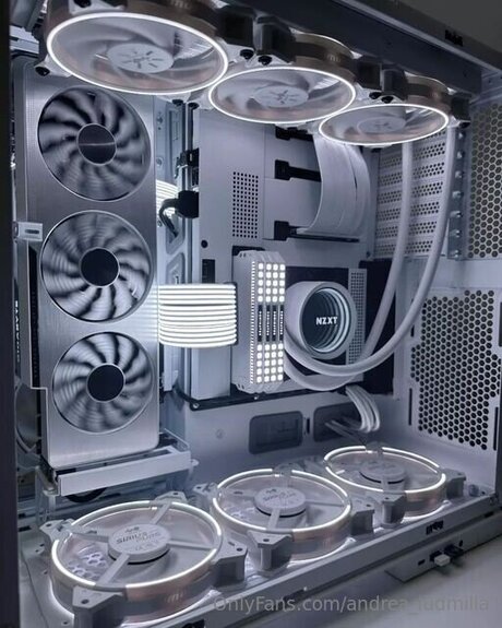 Andrea Ludmilla アダルトスター 画像