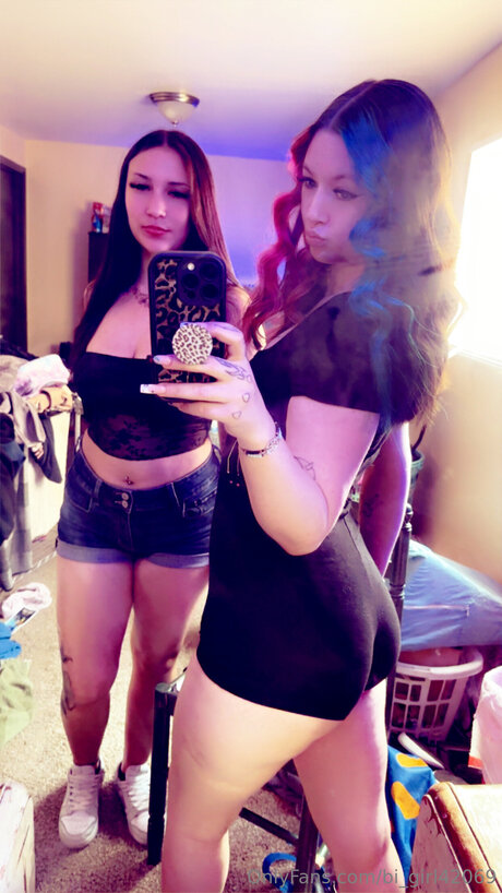 Bi Girl42069 無料モデル 写真