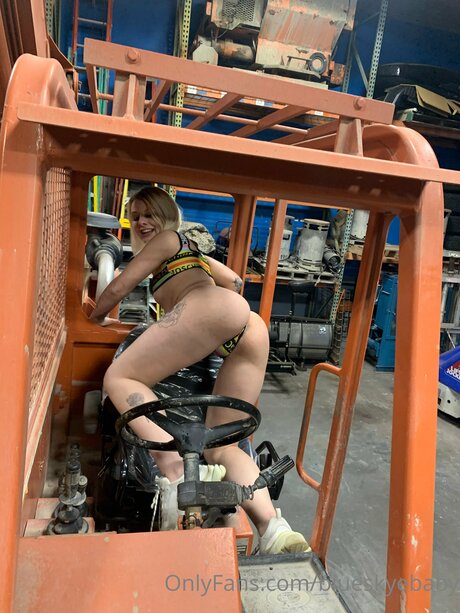 Blueskyebaby ヌードモデル 画像