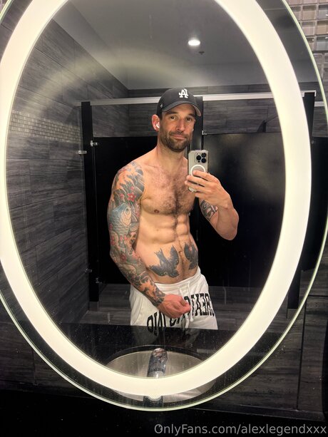 Alexlegendxxx かわいいポルノスター 写真