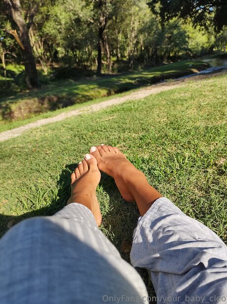 Your Goddess Cleo セクシーなスター 画像