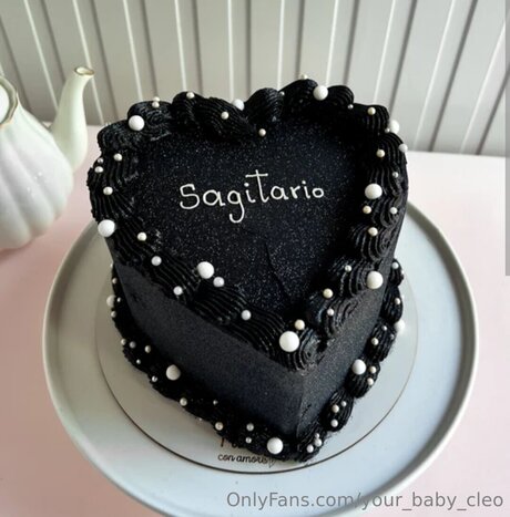 Your Goddess Cleo ヌードモデル 写真