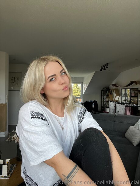 Bellablondofficial ポルノスター 無料 写真