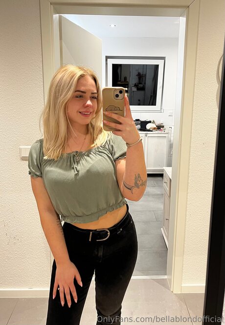 Bellablondofficial ポルノスター 無料 画像