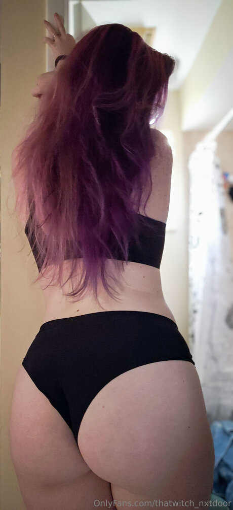 Thatwitch Nxtdoor 無料のスター 写真