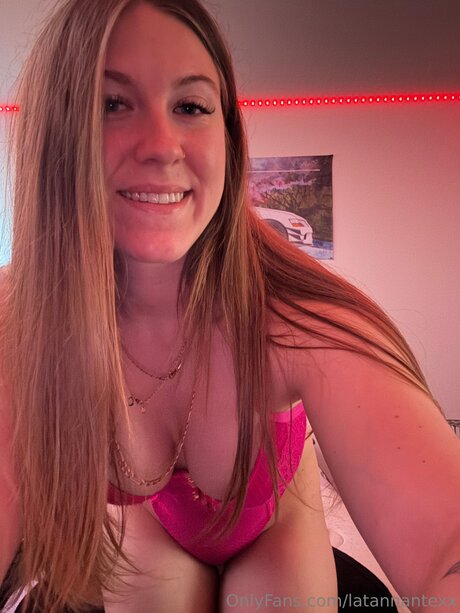 Imstellawhite トップモデル 写真