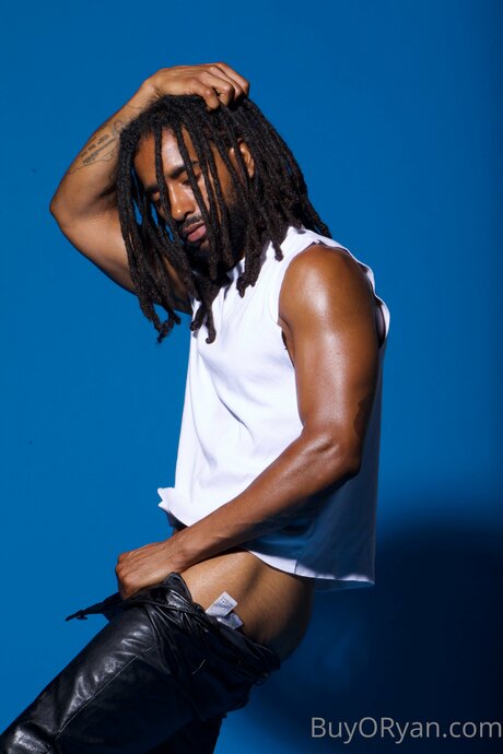 Oryanoryan エロティックなポルノスター ギャラリー