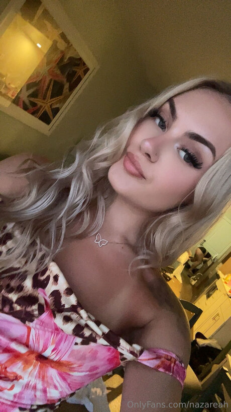 Nazareah 完璧なスター ギャラリー