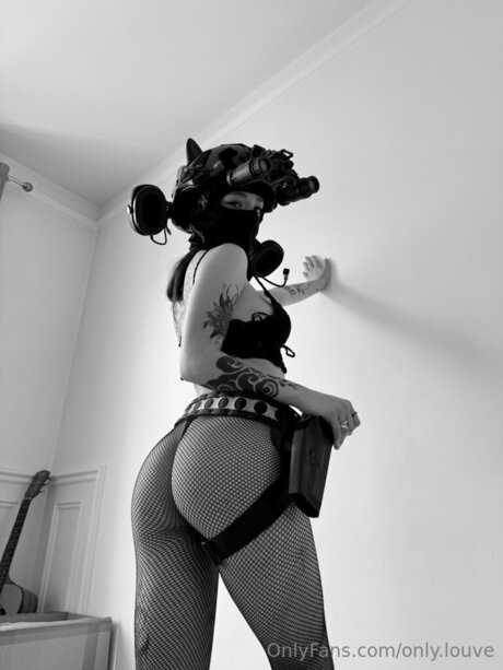 Only Louve セクシーモデル 画像