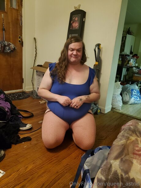 Queen Astrid セクシーなスター 画像