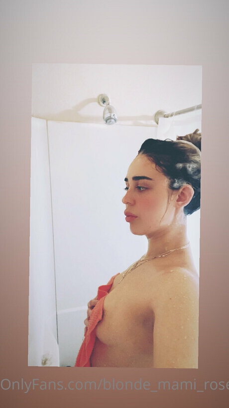 Blonde Mami Rose 完璧なスター 写真