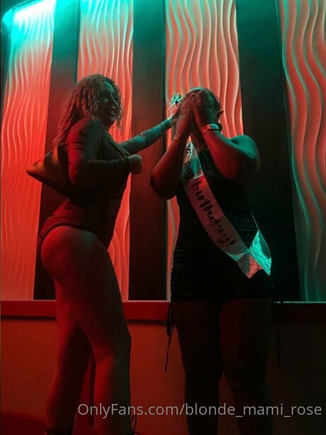 Blonde Mami Rose アダルトモデル アーカイブ