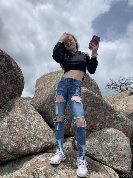 Allisonivory97 セクシー女優 写真