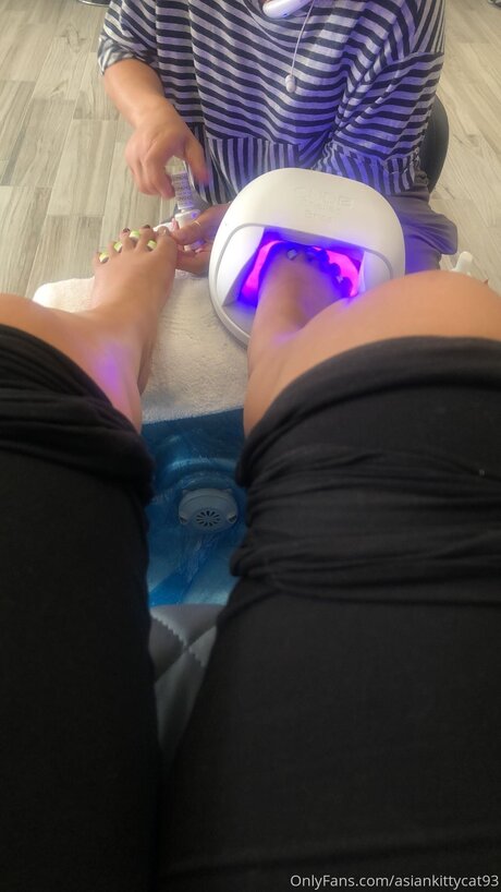 毛深いアジア人オンリーファンズ セクシー裸 写真