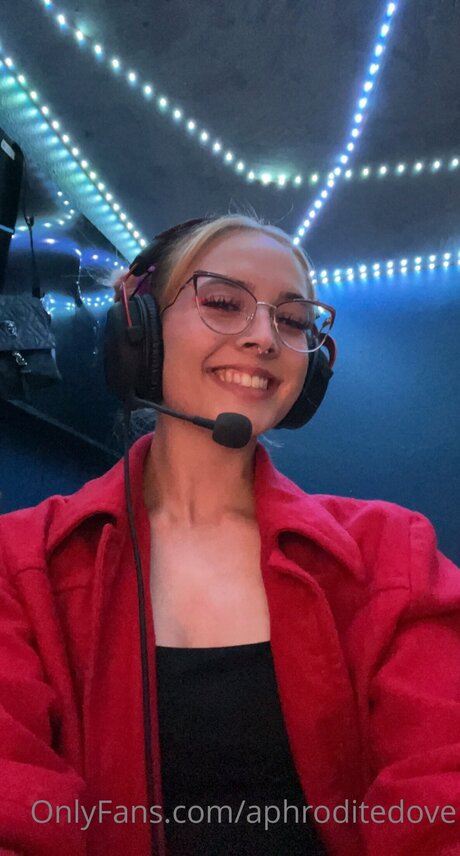 Aphroditedove ポルノスター 独占 ギャラリー