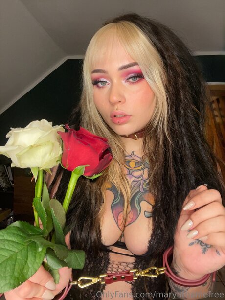 Maryathamefree セックススター 写真