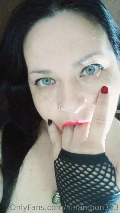 Ninamoon333 トップモデル 写真