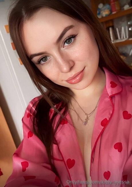 Kitty Inessa xxx女優 画像