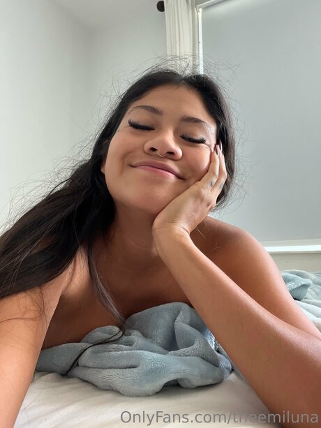 Theemiluna 最高のモデル ギャラリー