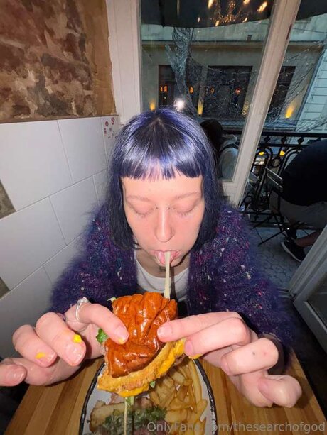 Thesearchofgod 独占モデル 写真