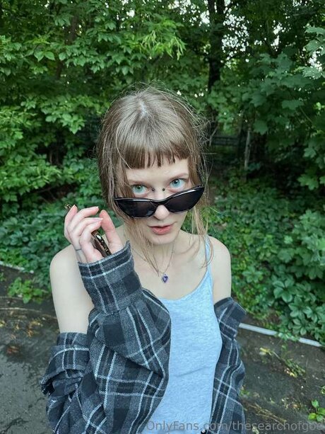 Thesearchofgod エロティック女優 ギャラリー