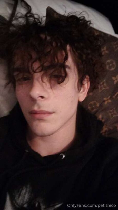 Petitnico セクシーモデル 写真