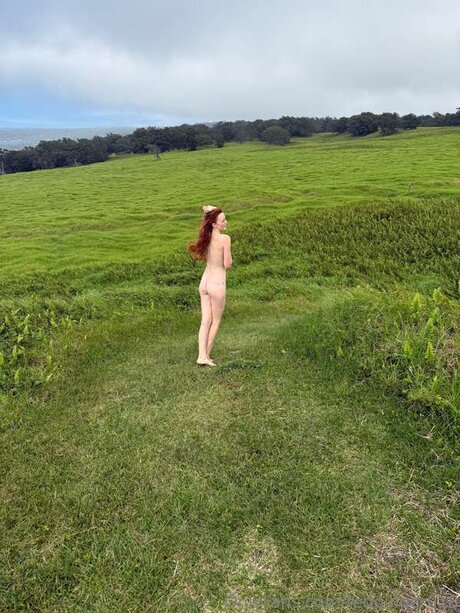 毛深いアジア人オンリーファンズ アートポルノ 画像