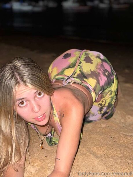 アマチュアレズビアンオンリーファンズ 限定 画像