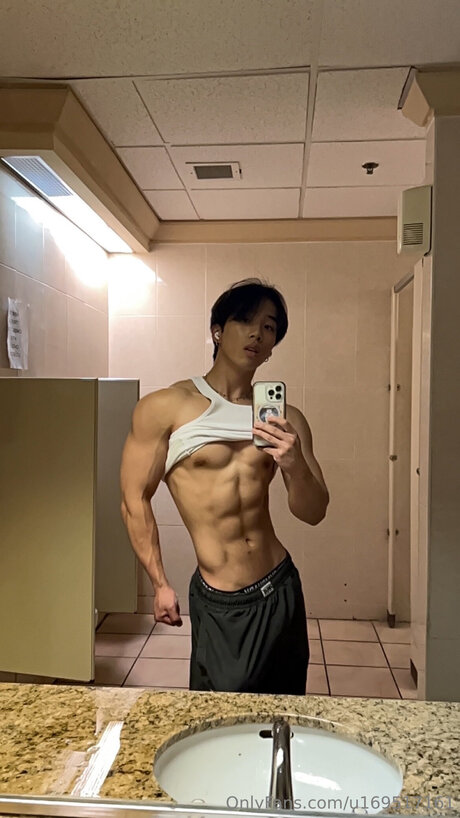 U169517161 ポルノスター パーフェクト 写真