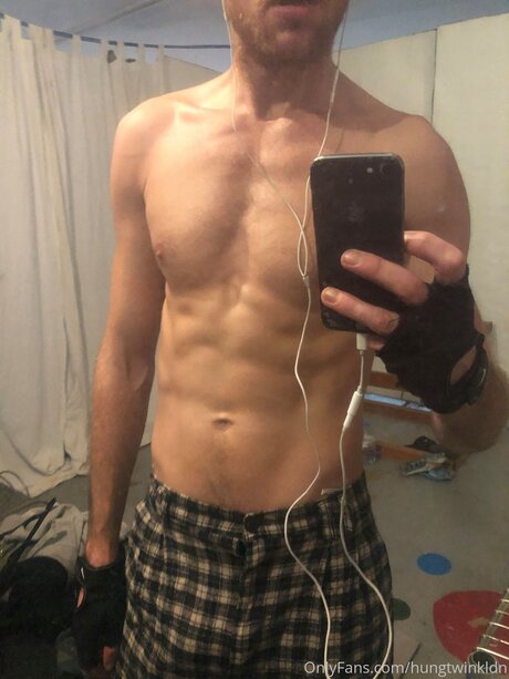 Hungknownldn ポルノスター 画像