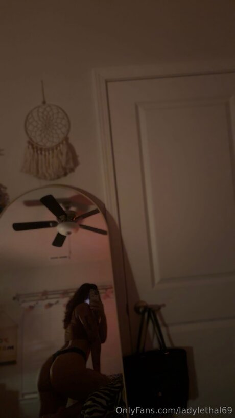 Ladylethal69 ヌード女優 画像