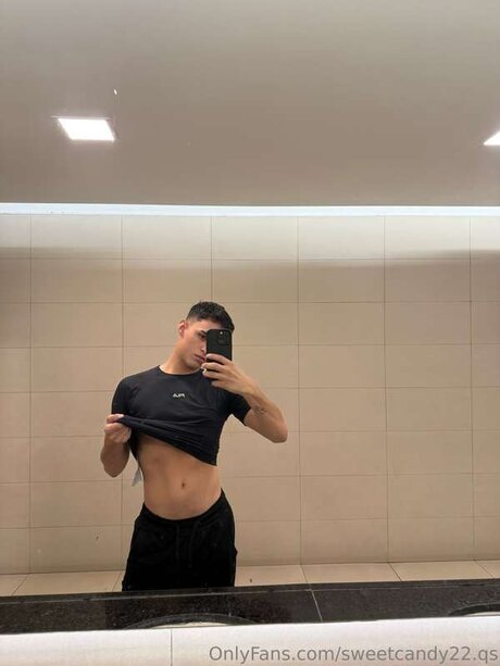 巨乳オナニーオンリーファンズ セクシーヌード 写真