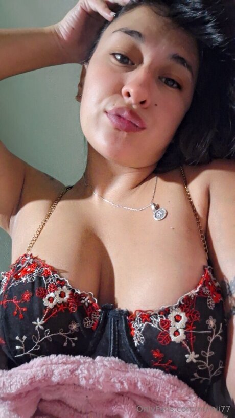 熟女のおっぱいオンリーファンズ アダルト 写真