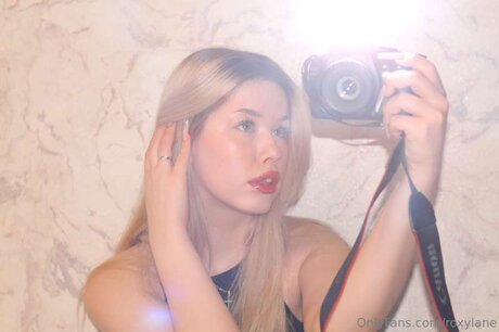 Roxylane ヌードスター アーカイブ