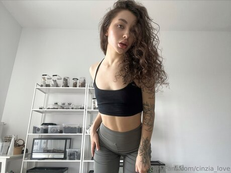 Cinzia Love ポルノスター セックス ギャラリー