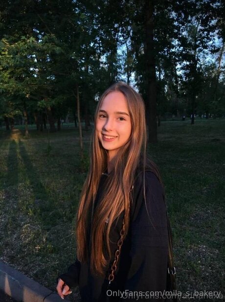 セクシーなブルネットのオンリーファンズ ホットヌード 画像