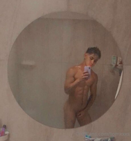 Tomxxxs ホットなスター 写真