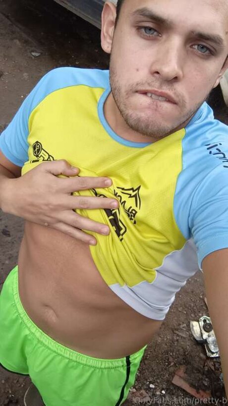 Pretty B ポルノスター HD 画像